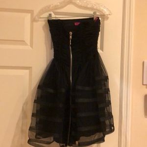 Betsy Johnson black dress- size 0